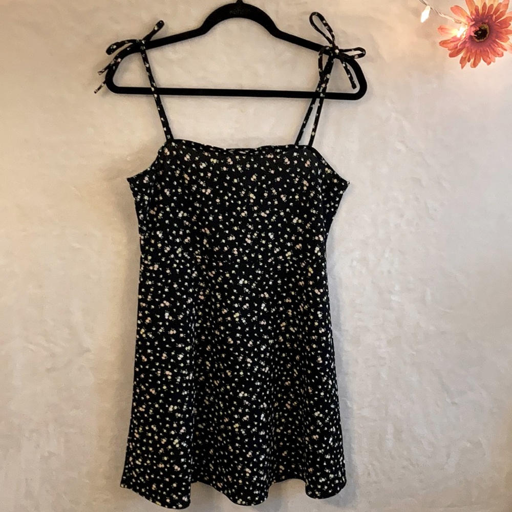 M• H&M Flower Print Tie Dress
